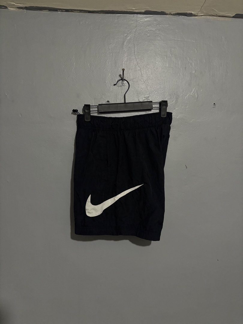 Nike nylon shorts (Category: Shorts) located in Bacolor. Submitted by dandaofficial25 (Listing ID 1470612174, Image 1). Description: 28-32W 17L.