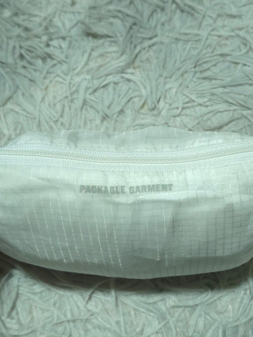 Nike Packable Windbreaker (Category: Coats, Jackets and Outerwear) located in Abulug. Submitted by humanwhosellthings (Listing ID 1470560143, Image 3). Description: NIKE WOMENS PACKABLE WINDBREAKER JACKET ✅️Size: Medium ✅️Dimes: 20W x 24L ✅Condition: Excellent ✅Issue: minimal scratch lang di halata ✅Color Rate: 9.8/10.