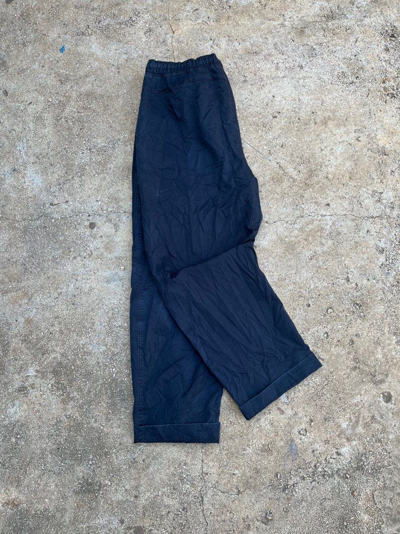Nike pants (Category: Joggers) located in City of Isabela. Submitted by ibzagga (Listing ID 1470700618, Image 2). Description: Size 34 garterize.
