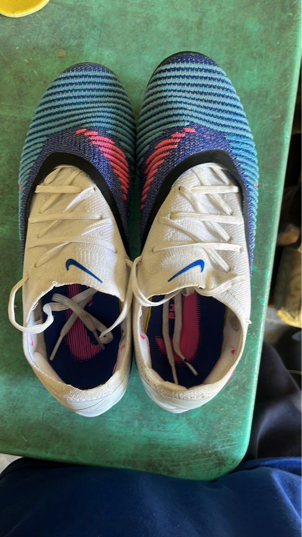 Nike Phantom 6 US 7 (Category: Racket and Ball Sports) located in Manila. Submitted by luigi_17 (Listing ID 1470654102, Image 2). Description: We can negotiate with the price .