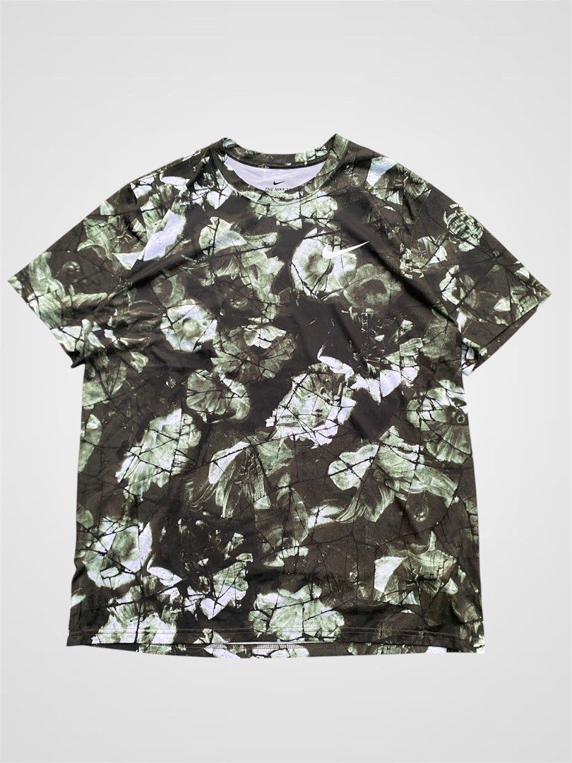 Nike Pro (Category: Formal Shirts) located in Bauang. Submitted by thriftydetrese (Listing ID 1470667168, Image 1). Description: Nike Pro Dri-Fit Shattered Camo Floral Size XL W- 24 L- 30 No issue Excellent Condition .