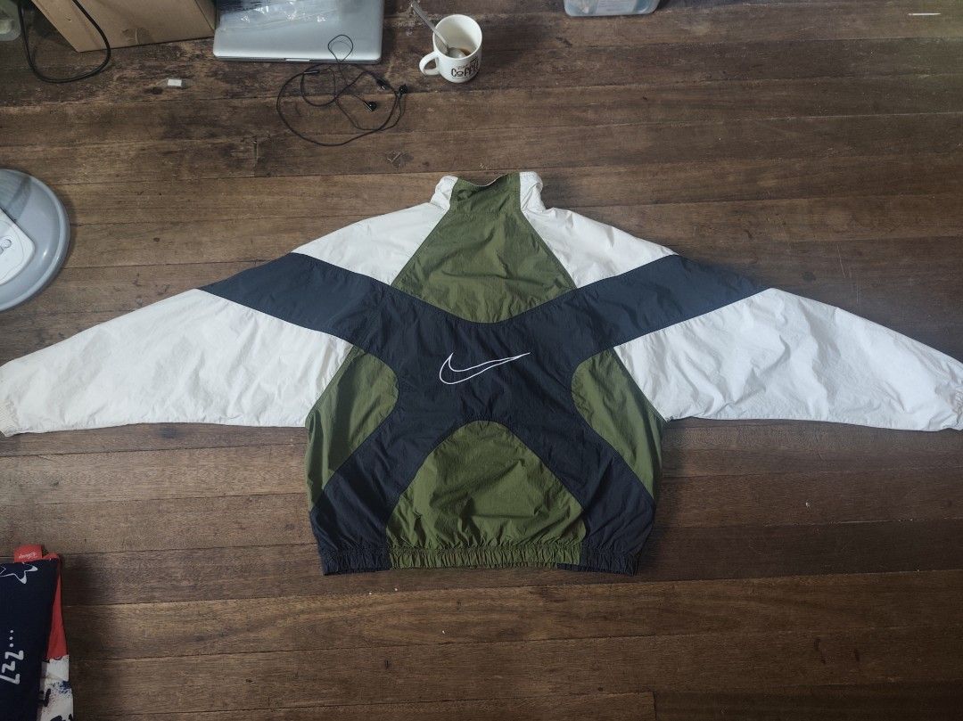 NIKE RE-ISSUE WB JACKET (Category: Coats, Jackets and Outerwear) located in Malabon City. Submitted by maaac23 (Listing ID 1470620533, Image 2). Description: NIKE RE-ISSUE WINDBREAKER JACKET 26X26.5 (BOXY FIT) excellent condition , rare colorway , embroid lahat ng check . COLOR MAY VARY DUE TO LIGHTNING 2.5k + sf Malabon City .