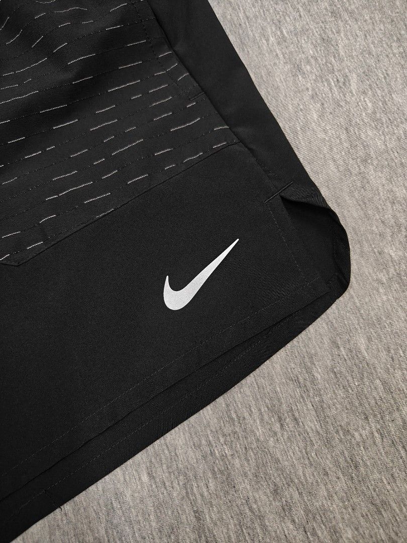 NIKE RUNNING DIVISION FLEX STRIDE 5 SHORT (Category: Activewear) located in Bacolod City. Submitted by yobibstuffs (Listing ID 1470642479, Image 3). Description: NIKE RUNNING DIVISION FLEX STRIDE 5 SHORT SIZE: SMALL DIMENSIONS WAISTLINE: 28-32 LENGTH: 14 LEG OPENING: 11'5 EXCELLENT CONDITION NEED WASH 🧼🫧 PRICE: 1499+SF OUTSIDE BACOLOD CITY 🏙️ 🌆 PM ME! 📥📥📥.