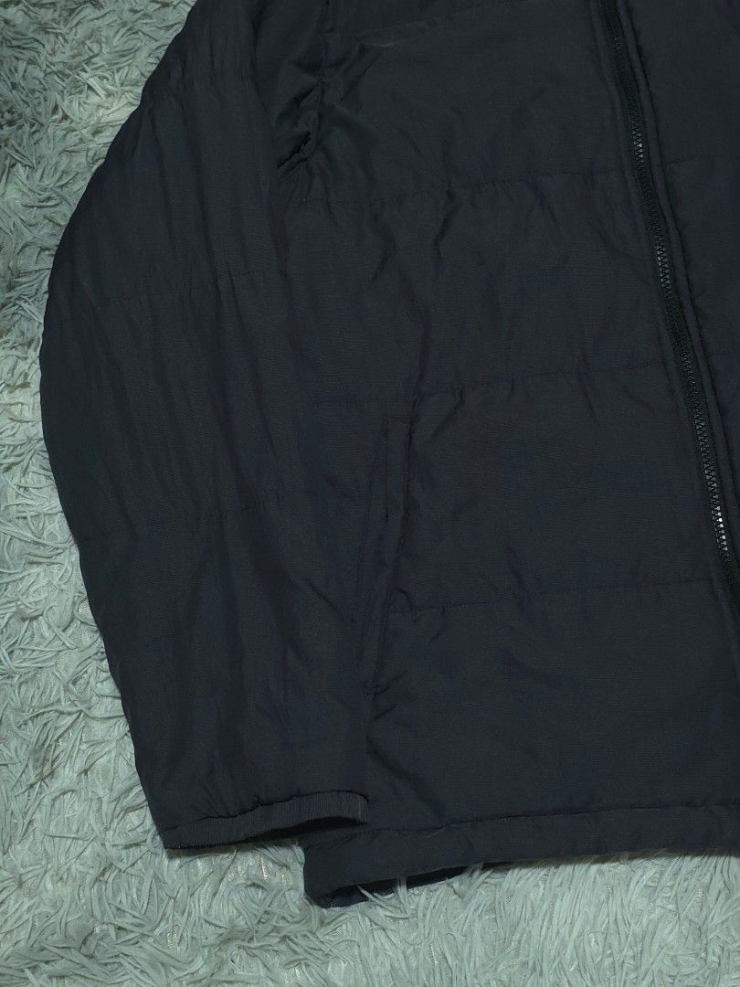 Nike Semi Puffer Jacket (Category: Coats, Jackets and Outerwear) located in Abulug. Submitted by humanwhosellthings (Listing ID 1470606841, Image 3). Description: NIKE SEMI PUFFER JACKET ✅️Size: Large fit to XLarge ✅️Dimes: 22W x 27.5L ✅Condition: Excellent ✅Issue: None ✅Color Rate: 9.5/10.