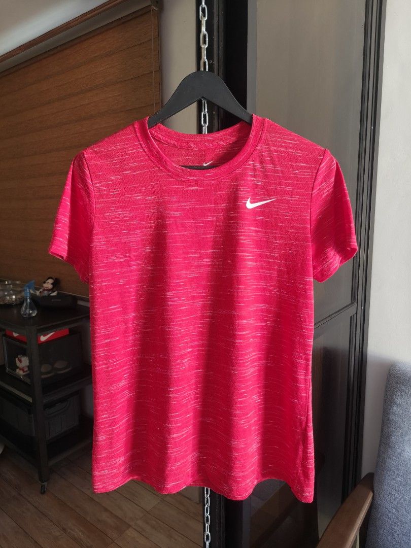 Nike Shirt (Category: Tshirts & Polo Shirts ) located in Siniloan. Submitted by wingedwardrobe (Listing ID 1470633828, Image 1). Description: 📢 𝐒𝐇𝐎𝐏 𝐑𝐄𝐌𝐈𝐍𝐃𝐄𝐑𝐒 📢 - 𝐒𝐢𝐳𝐞𝐬 𝐚𝐫𝐞 𝐚𝐩𝐩𝐫𝐨𝐱𝐢𝐦𝐚𝐭𝐞. 𝐏𝐥𝐞𝐚𝐬𝐞 𝐦𝐚𝐧𝐚𝐠𝐞 𝐲𝐨𝐮𝐫 𝐞𝐱𝐩𝐞𝐜𝐭𝐚𝐭𝐢𝐨𝐧𝐬. - 𝐂𝐨𝐥𝐨𝐫𝐬 𝐦𝐚𝐲 𝐬𝐥𝐢𝐠𝐡𝐭𝐥𝐲 𝐯𝐚𝐫𝐲 𝐝𝐮𝐞 𝐭𝐨 𝐥𝐢𝐠𝐡𝐭𝐢𝐧𝐠 𝐚𝐧𝐝 𝐬𝐜𝐫𝐞𝐞𝐧 𝐬𝐞𝐭𝐭𝐢𝐧𝐠𝐬. - 𝐖𝐫𝐢𝐧𝐤𝐥𝐞𝐝 𝐝𝐮𝐞 𝐭𝐨 𝐛𝐚𝐥𝐞 𝐩𝐚𝐜𝐤𝐚𝐠𝐢