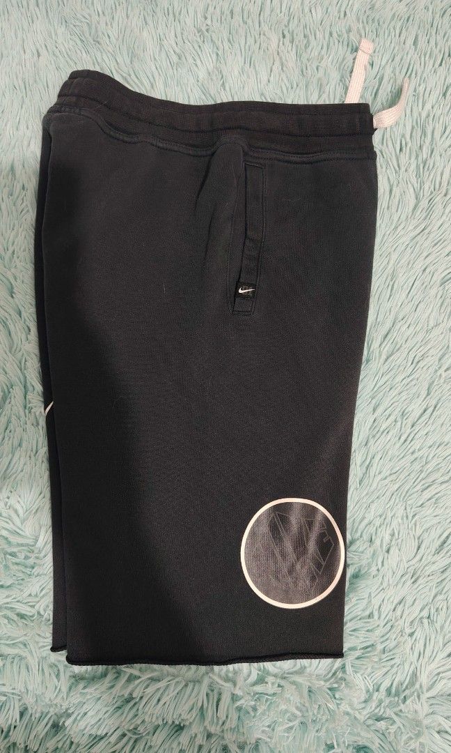 Nike sportswear alumni DNA short (Category: Shorts) located in Quezon City. Submitted by thriftmo19 (Listing ID 1470653795, Image 3). Description: Size medium Good condition 600 only.