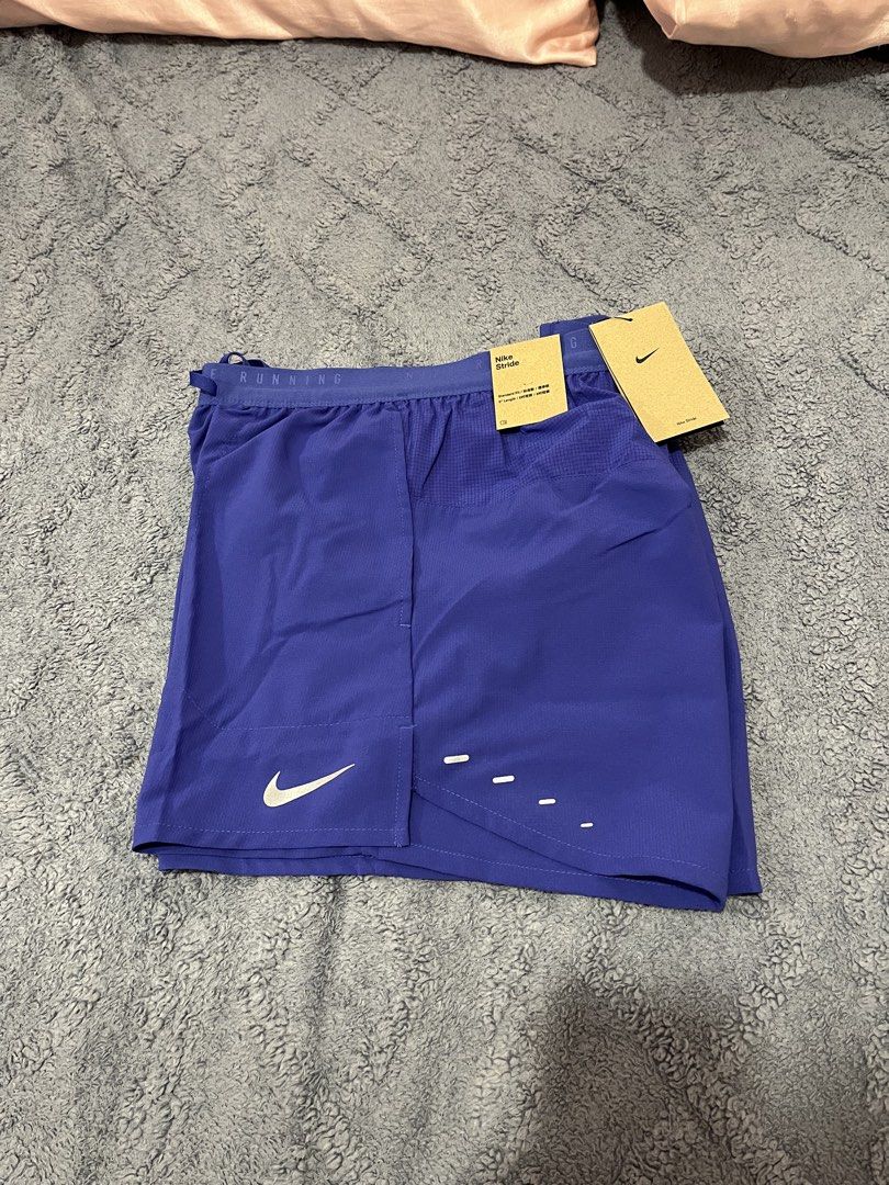 Nike Stride’s running short (Category: Activewear) located in Manila. Submitted by trying2bbttr (Listing ID 1470679443, Image 3). Description: Brand new - bought it for 2.2k Selling price: 1.7k Available size: Medium & Large M: 30-32 waist size L: 32-34 waist size Can give discount if get more than 1.