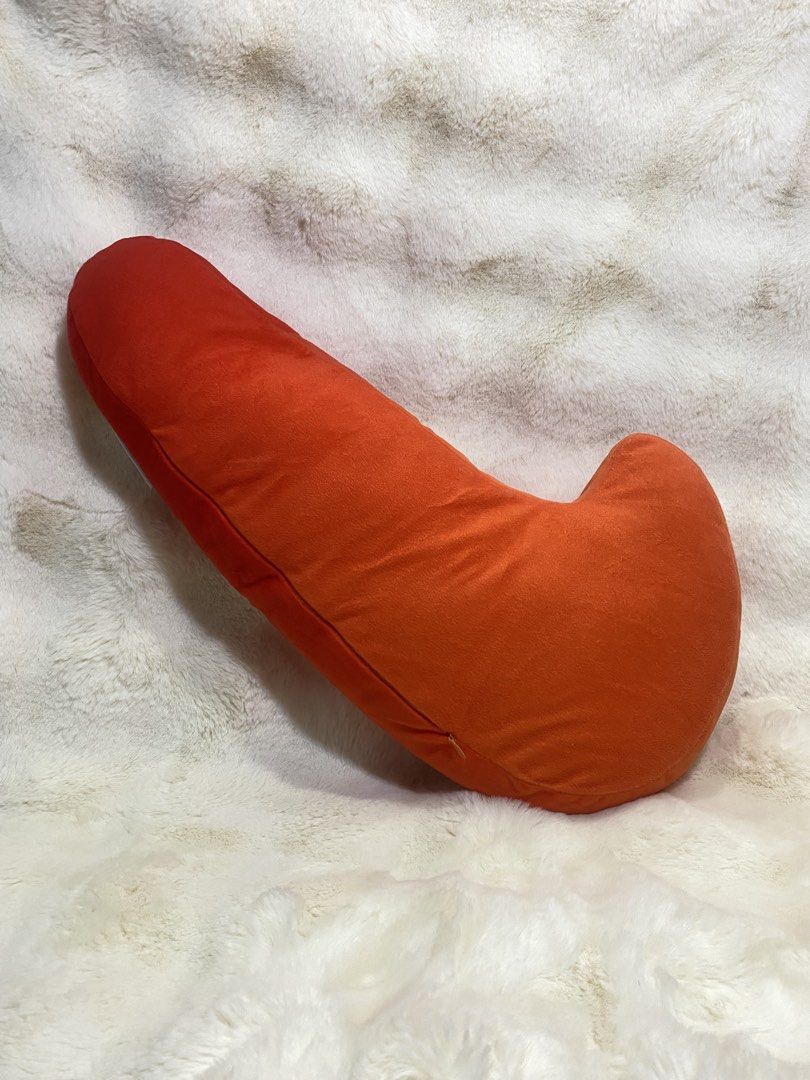 Nike Swoosh cushion pillow (Category: Cushions & Throws) located in Kalibo. Submitted by ollie_stuffshop (Listing ID 1470706683, Image 2). Description: Before you send your inquiries: ❗️Last Price is already posted ❗️Manage your expectations, WYSIWYG ❗️May need washing ❗️Dropoff is every Wednesday & Sunday.