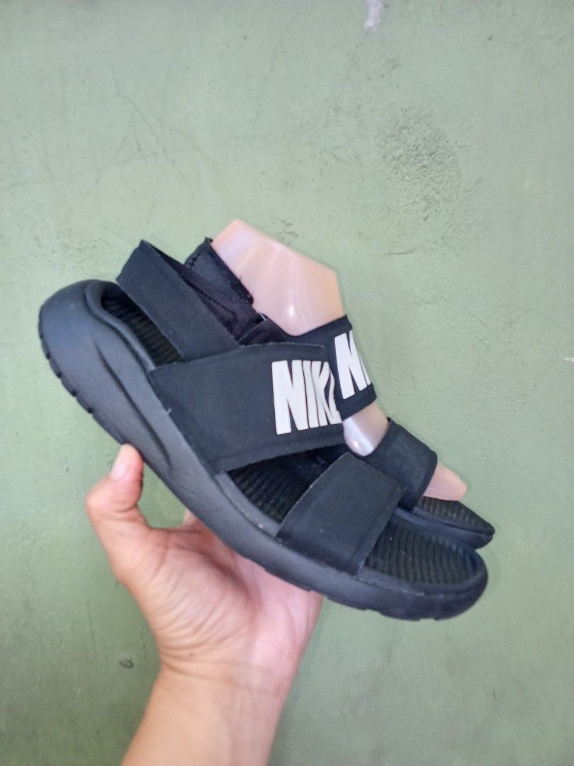 Nike tanjun sandals (Category: Flats & Sandals) located in General Santos City (Dadiangas). Submitted by ukayonlineshoppe (Listing ID 1470631936, Image 3). Description: excellent condition 2 pairs available.