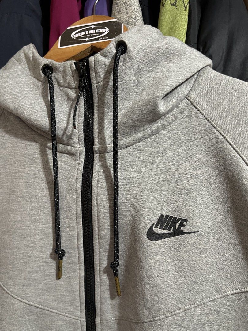 NIKE TECHFLEECE (Category: Coats, Jackets and Outerwear) located in Cabuyao City. Submitted by jeirussamson897 (Listing ID 1470568207, Image 3). Description: NIKE TECHFLEECE xl 26 width 30 length excellent condition needwash 9.5/10 999+sf.