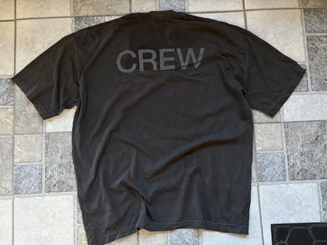 Nike Tee (Category: Tshirts & Polo Shirts ) located in Calamba. Submitted by manila.fits (Listing ID 1470650150, Image 2). Description: Nike Large Width 25 Length 31 In pristine condition Issue check pics .