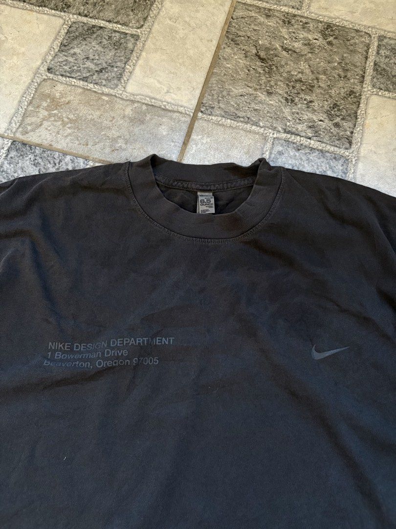 Nike Tee (Category: Tshirts & Polo Shirts ) located in Calamba. Submitted by manila.fits (Listing ID 1470650150, Image 3). Description: Nike Large Width 25 Length 31 In pristine condition Issue check pics .