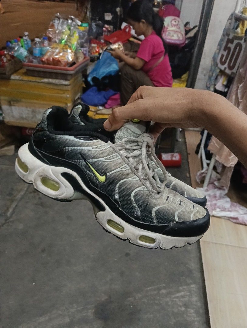 NIKE Tn shoes (Category: Casual Shoes) located in Zamboanga. Submitted by nurjim_hajim (Listing ID 1470665292, Image 1). Description: well used still presentable fit 40-41 im size size 42 , And fit sakin.