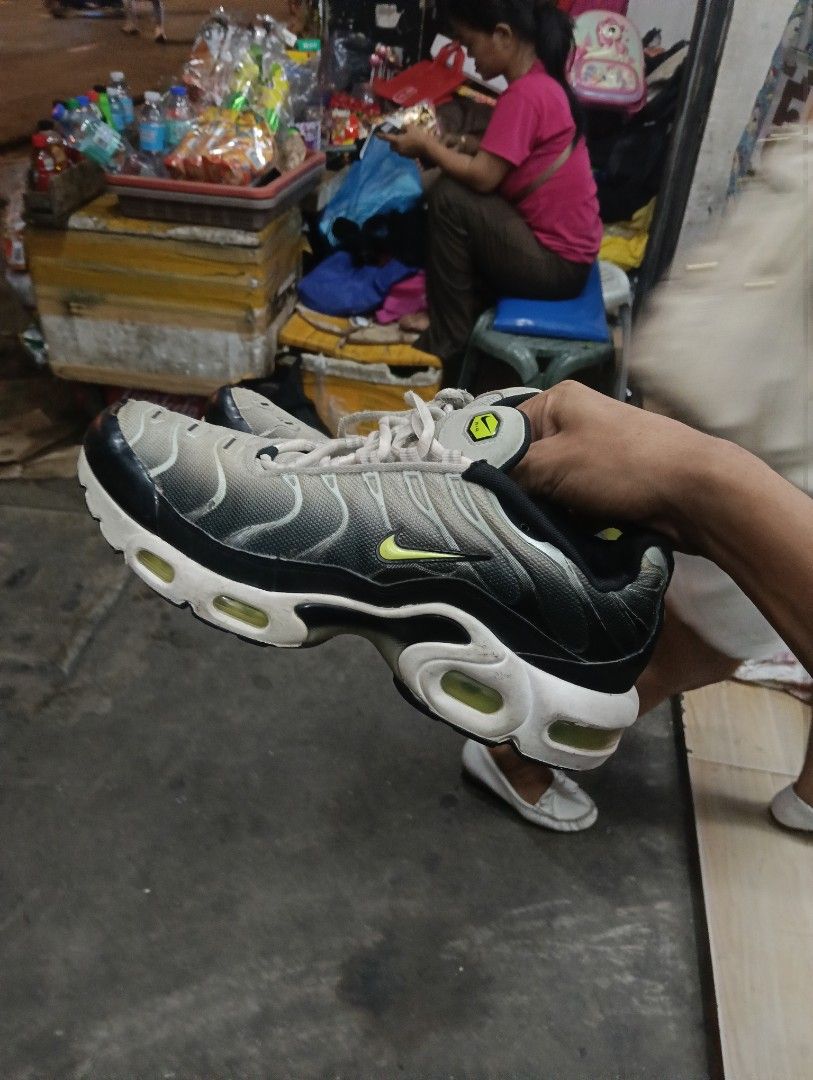 NIKE Tn shoes (Category: Casual Shoes) located in Zamboanga. Submitted by nurjim_hajim (Listing ID 1470665292, Image 2). Description: well used still presentable fit 40-41 im size size 42 , And fit sakin.