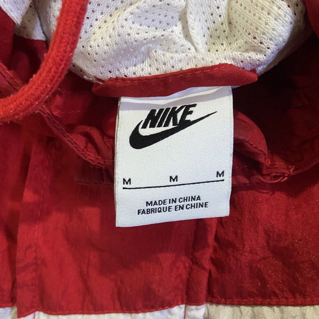 Nike Trademark Bigswoosh Windbreaker Jacket (Category: Activewear) located in Dasmarinas. Submitted by thrift2gems (Listing ID 1470704820, Image 3). Description: Nike Trademark Bigswoosh Windbreaker Jacket✨ -WIDTH: 22 -LENGTH: 25.5 -COLOR RATE: 9.5/10 -CONDITION: 9.5/10 -ISSUE: NONE.