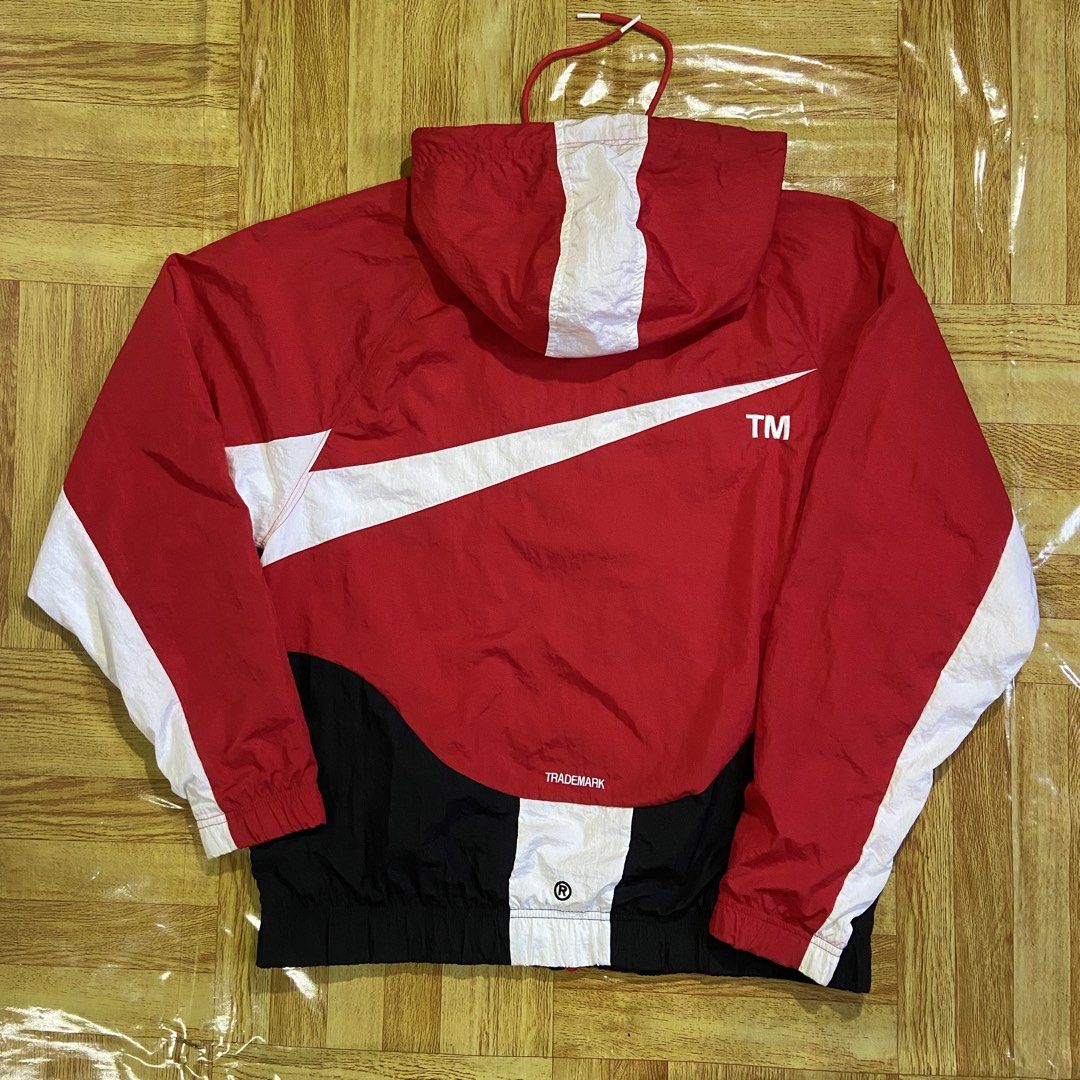 Nike Trademark Bigswoosh Windbreaker Jacket (Category: Activewear) located in Dasmarinas. Submitted by thrift2gems (Listing ID 1470704820, Image 2). Description: Nike Trademark Bigswoosh Windbreaker Jacket✨ -WIDTH: 22 -LENGTH: 25.5 -COLOR RATE: 9.5/10 -CONDITION: 9.5/10 -ISSUE: NONE.