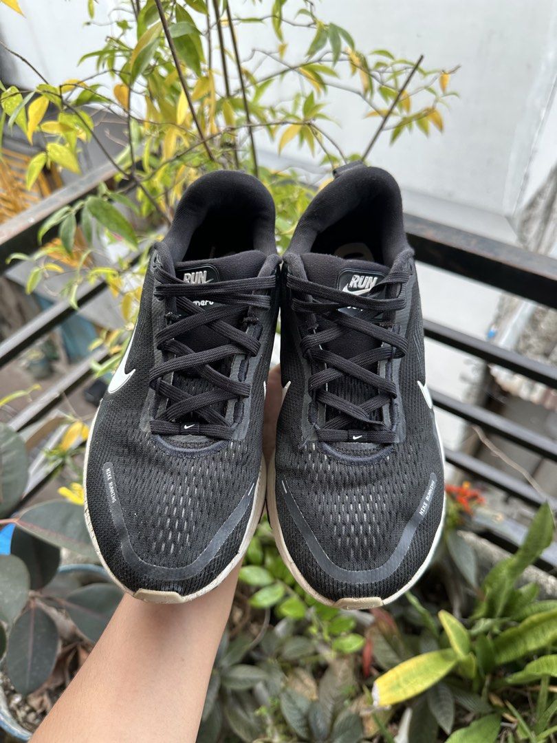 Nike Vomero 18 (Category: Sneakers) located in Marikina City. Submitted by azaero (Listing ID 1470705446, Image 3). Description: Size Men's US 7 / cm 25 / Euro 40 Good Condition Minimal dents.