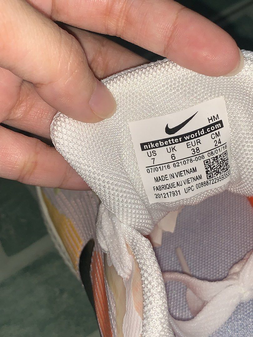 Nike Vomero 18 Runner Shoes (Category: Sneakers) located in Manila. Submitted by whimsy.finds (Listing ID 1470658270, Image 3). Description: Size 7 With box Free nike socks Payment first basis via Gcash / Maribank / Maya Ship via Lalamove / angkas padala .