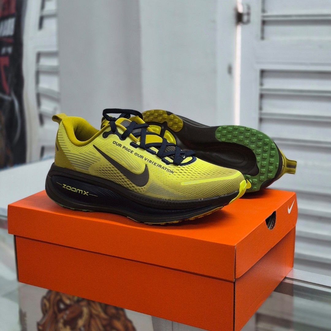 Nike Vomero 18 SE Sonic Yellow - Decluttering (Category: Sneakers) located in Makati City. Submitted by _mrsale (Listing ID 1470736187, Image 1). Description: FOR SALE 🚨 Available today! Nike Vomero 18 SE Sonic Yellow ✅ Now ₱4,590 ONLY ✅ ❌ From ₱8,895 mall srp❌ Size Available: 8 US MENS 26 cm Check the comment section for more details. Message us now 📩 #MrSale.