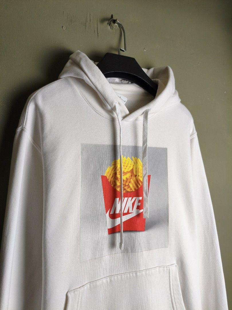 Nike Waffle Fries (Category: Coats, Jackets and Outerwear) located in Baguio. Submitted by baduo (Listing ID 1470653684, Image 2). Description: Nike Waffle Fries 🔸𝐒𝐢𝐳𝐞: L 🔸𝐈𝐬𝐬𝐮𝐞: ❌ 🔸𝐂𝐨𝐧𝐝𝐢𝐭𝐢𝐨𝐧: Excellent Condition 🔸𝐃𝐢𝐦𝐞𝐬: 24 x 27 --- ₱980 +sf 📍Baguio City 🚛JNT shipping nationwide.