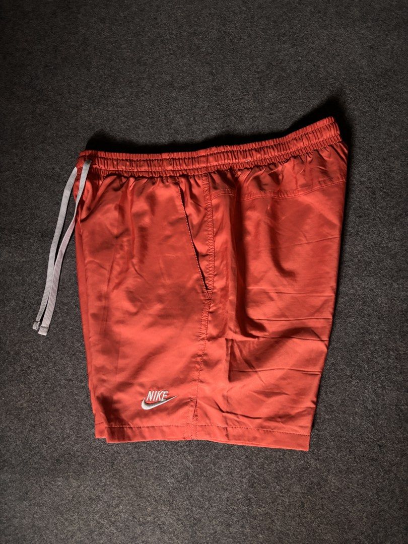 Nike Woven Shorts (Category: Shorts) located in Cebu City. Submitted by suota_co_23 (Listing ID 1470568075, Image 1). Description: Nike Woven Shorts Medium 30-32 L:16.5 LO: 12 FREE SHIPPING.