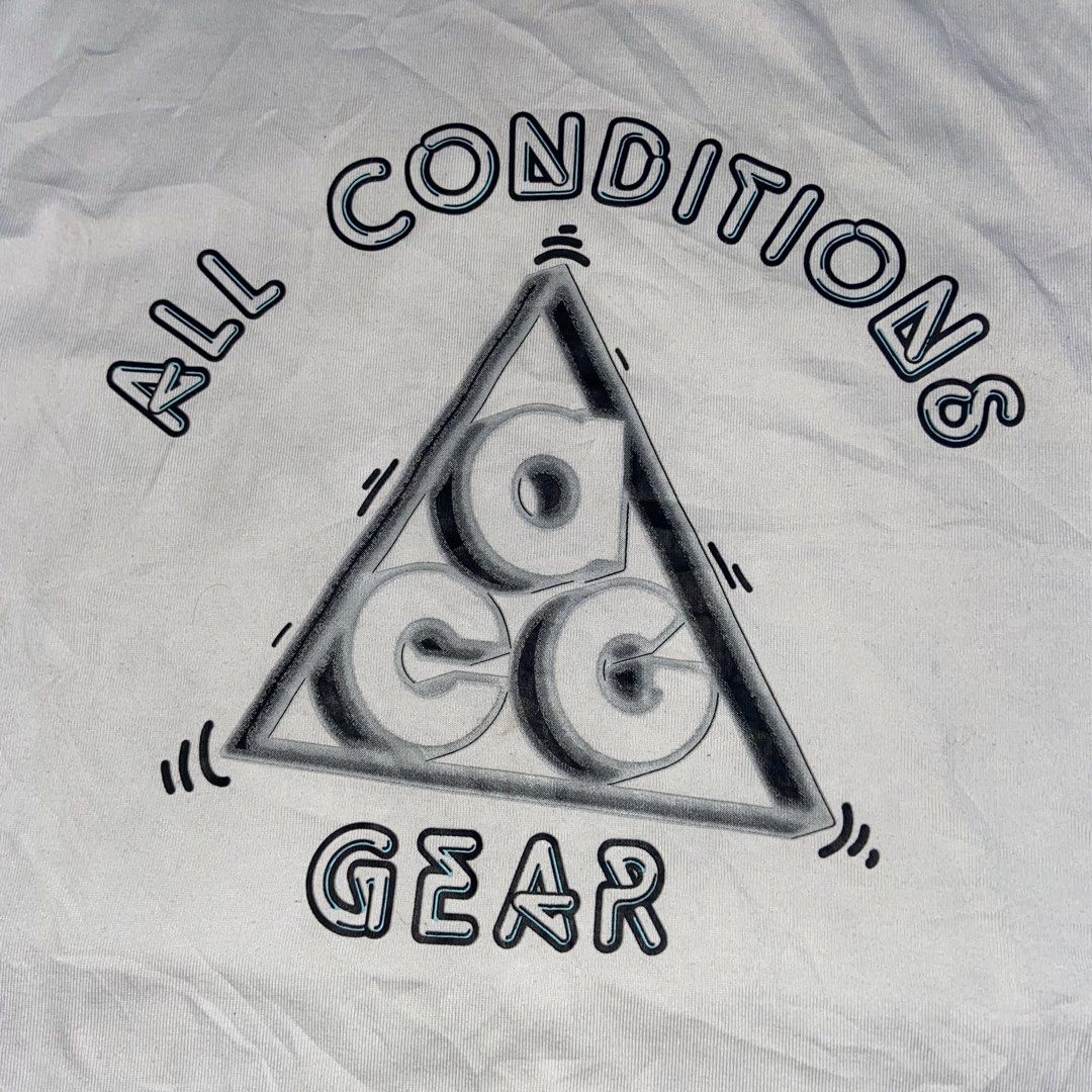 Nike x ACG Tee (Category: Tshirts & Polo Shirts ) located in Dasmarinas. Submitted by thrift2gems (Listing ID 1470707003, Image 2). Description: Nike x ACG Tee✨ -WIDTH: 21 -LENGTH: 26 -COLOR RATE: 9/10 -CONDITION: 9/10 -ISSUE: NEED WASH.