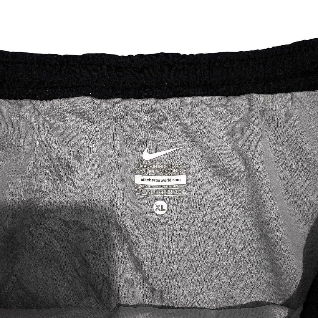 Nike Y2k Running Shorts (Category: Shorts) located in Angeles City. Submitted by thriftrawph (Listing ID 1470732949, Image 3). Description: excellent condition (no issues) color rate: 10/10 size: L-XL waist: 31-40 length: 10.5 available thru dm [<3] please ensure the item fits you or the recipient. color may vary slightly due to lighting. refunds/returns accepted only for valid reasons.