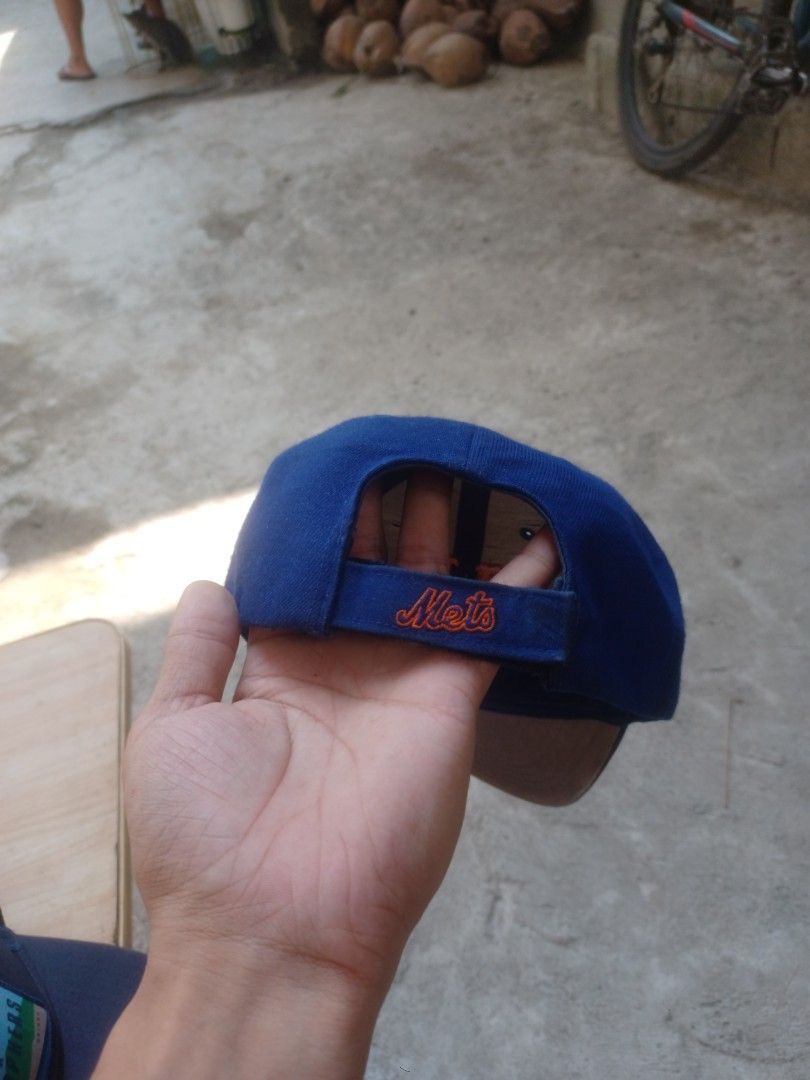 NY (Category: Caps & Hats) located in Cauayan City . Submitted by cuzthriftshop (Listing ID 1470670220, Image 3). Description: no issue velcro.