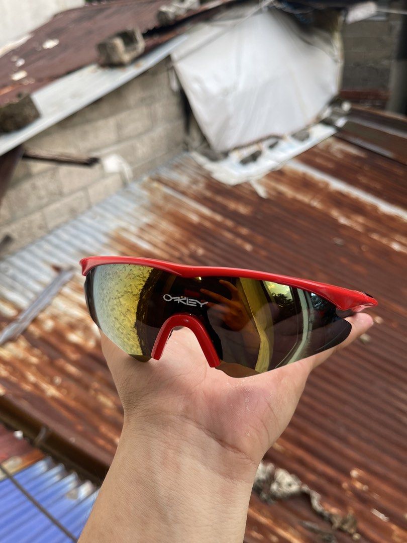 Oakley Shades (Category: Sunglasses & Eyewear) located in Pila. Submitted by forty10finds (Listing ID 1470638272, Image 1). Description: .