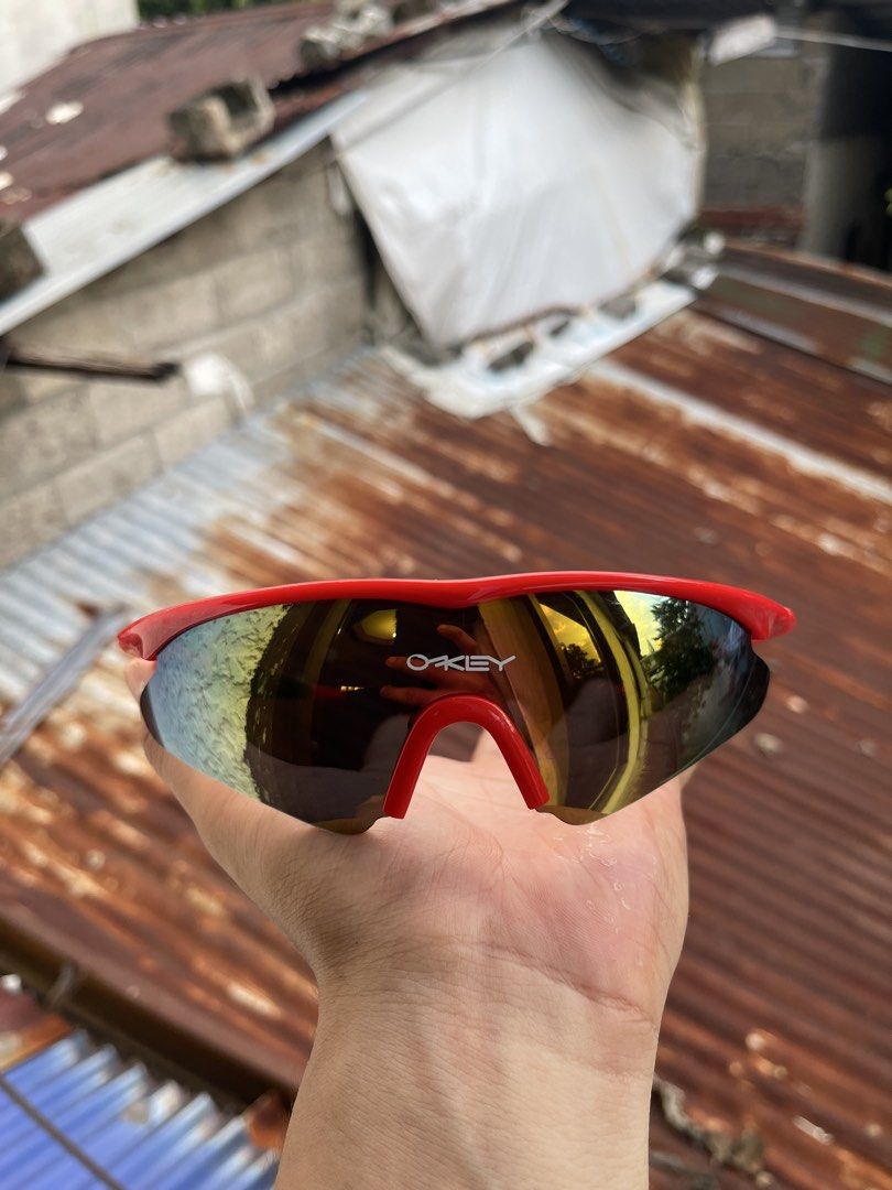 Oakley Shades (Category: Sunglasses & Eyewear) located in Pila. Submitted by forty10finds (Listing ID 1470638272, Image 2). Description: .