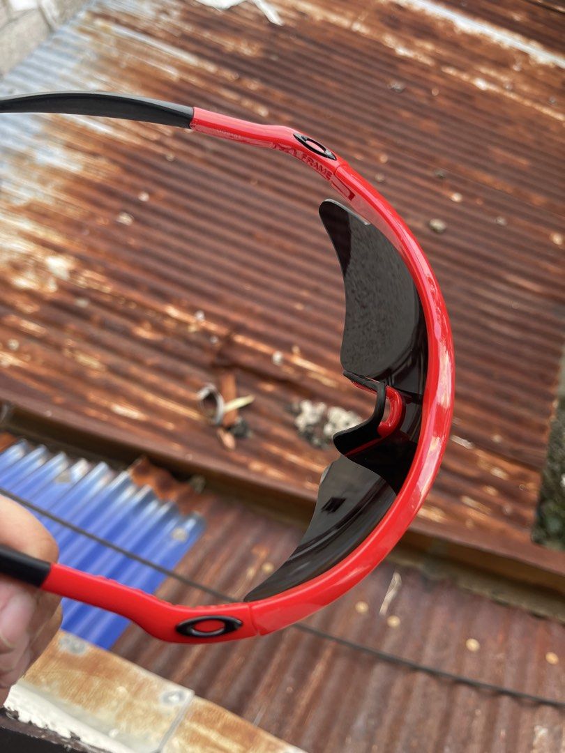 Oakley Shades (Category: Sunglasses & Eyewear) located in Pila. Submitted by forty10finds (Listing ID 1470638272, Image 3). Description: .