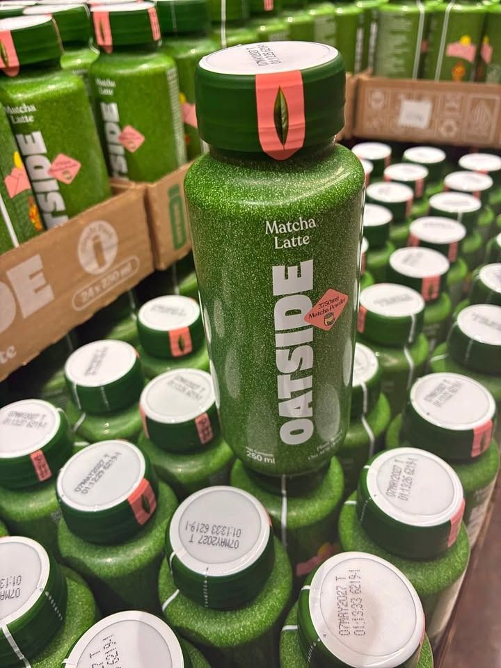 Oatside Matcha Latte 250ml (Category: Beverages) located in Marilao. Submitted by cris_tina07 (Listing ID 1470610648, Image 1). Description: - Brand/Flavor: Oatside Matcha Latte Oat Milk - Size: 250ml per bottle - 60 each - Diet: 100% plant-based - Condition: Brand new and fresh stock.
