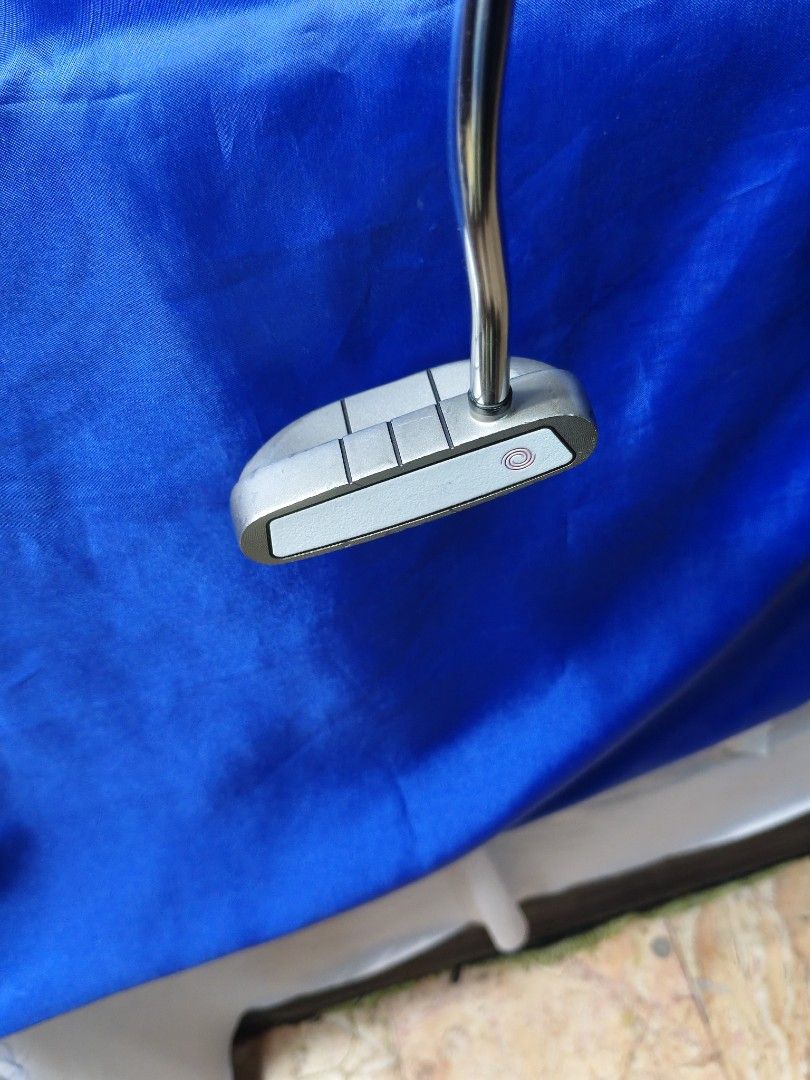 ODYSSEY WHITE HOT ROSIE PRO PUTTER (Category: Golf) located in Manila. Submitted by meiyeon2 (Listing ID 1470585485, Image 2). Description: face-balanced mid-mallet putter featuring a double-bend shaft and a full-shaft offset. Factory Specifications Loft: 3° Lie Angle: 70° Head Weight: 343 grams Head Type: Rounded mid-mallet Shaft Type: Double-bend steel shaft Offset: Full-shaft offset Standard Lengths: 33", 34", and 35" options Stroke Balance: F