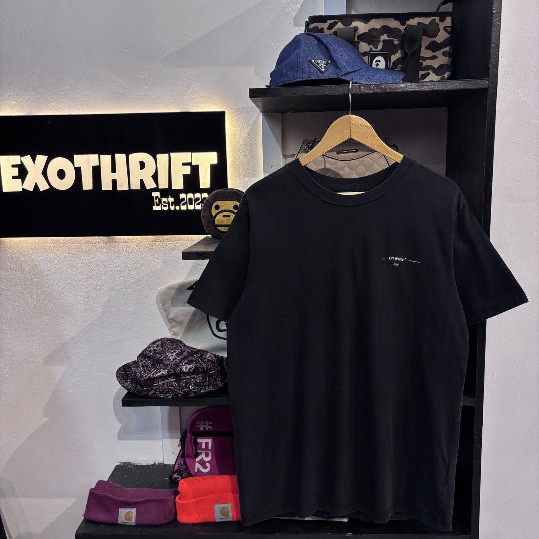 Offwhite Painting (Category: Activewear) located in Rizal. Submitted by doyskie.star (Listing ID 1470583505, Image 2). Description: OFFWHITE ARROW BLACK SHIRT 22 x 30 COMPLETE TAGS GOOD CONDITION.