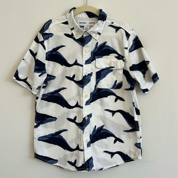 Old Navy Blue and White button down Printed Polo (Category: Tshirts & Polo Shirts ) located in Bulacan. Submitted by onetwothrift_shop (Listing ID 1470672822, Image 1). Description: ✿ XS-S ~ ♡ Ready to wear. ♡ Colors may vary due to lighting. ♡ These are preloved items, so manage your expectations. ♡ Flaws will be stated. ♡ No cancellation of order and no rushing. ✿ HAPPY SHOPPING! ✿ - visit my profile for more cheap items :) - Check our main acc