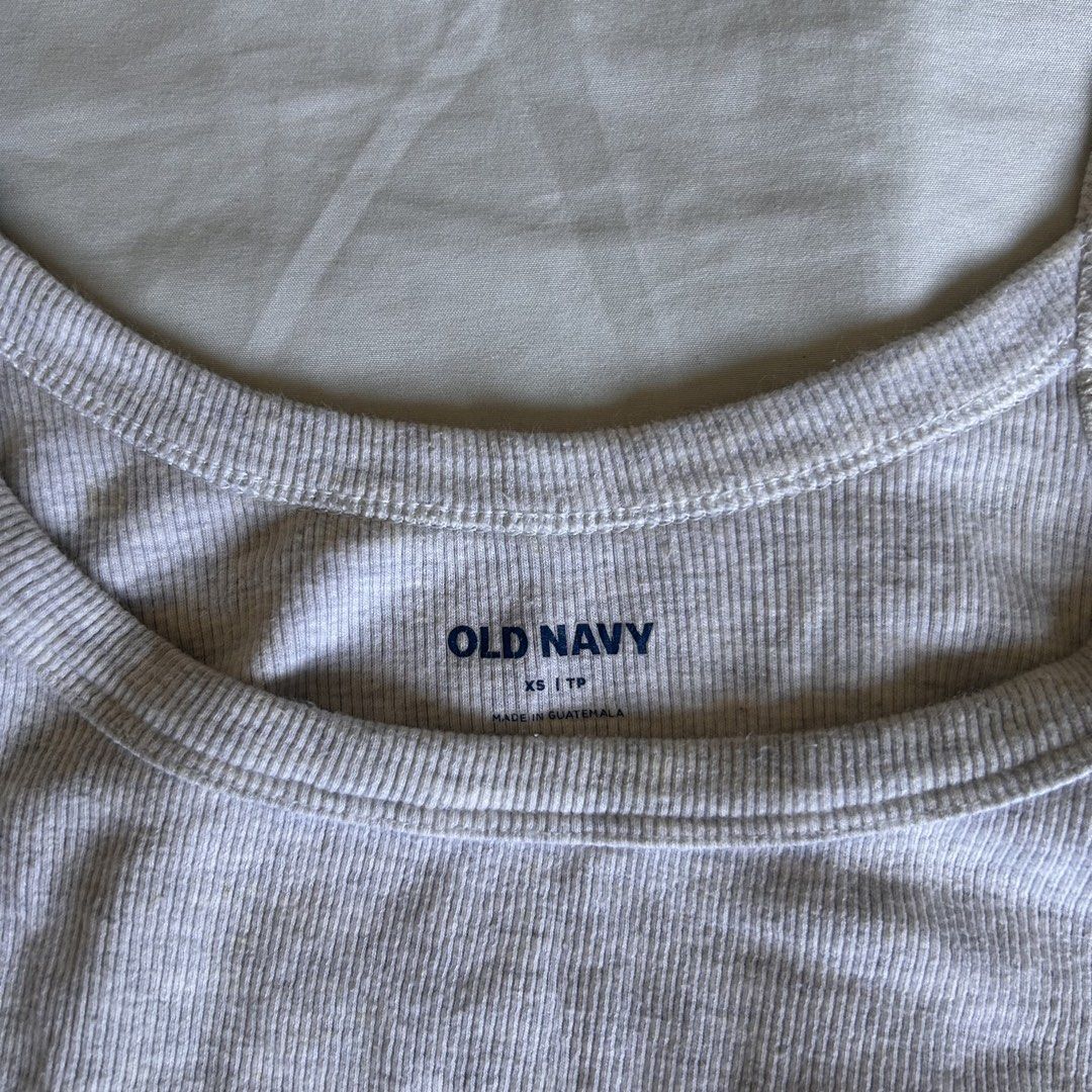 Old navy gray tank top (Category: Sleeveless) located in Cebu City. Submitted by rylscloset (Listing ID 1470625278, Image 2). Description: .