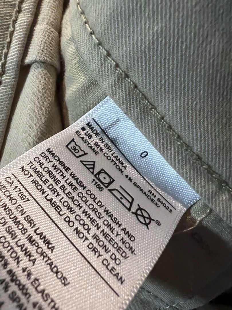 OLD NAVY Pixie Pants Khaki (Category: Jeans) located in Manila. Submitted by sph_preloved (Listing ID 1470705932, Image 3). Description: Price not negotiable unless buying at least 5 items. No ww photos. Location: QC Mode of delivery: grab/lalamove SF to be shouldered by the buyer .