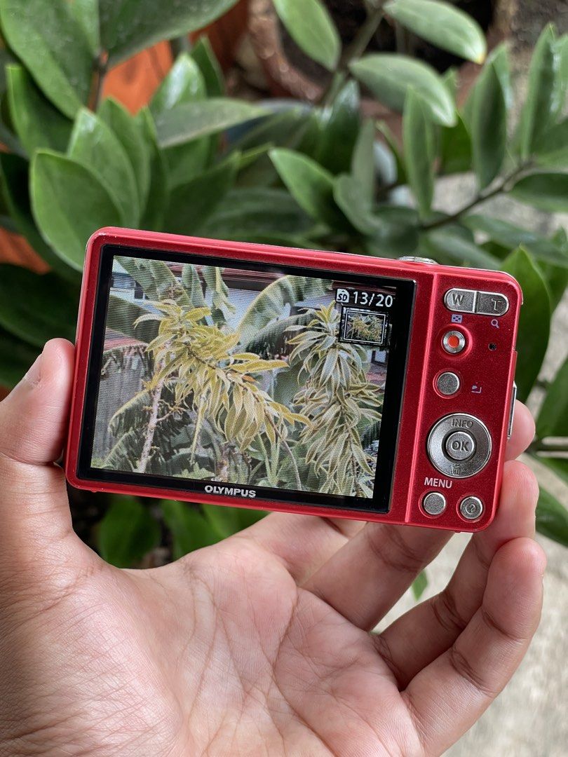 Olympus VG-160 Red digital camera digicam (Category: Cameras) located in Paranaque City. Submitted by momochiii24 (Listing ID 1470580130, Image 2). Description: Olympus VG-160 Red digital camera digicam 14 megapixels ₱2,800 negotiable for sure buyer only :) fully functional superb linaw ng output all buttons are working flash and zoom are working no lcd burn sign of usage : 8/10 issue: up and down left and right button are sensitive (need mahaban