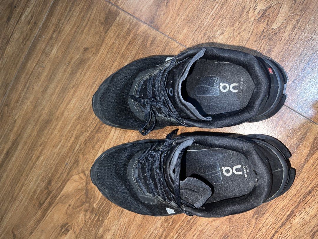 on cloud (Category: Sneakers) located in Quezon City. Submitted by fast_yannny (Listing ID 1470647197, Image 1). Description: size 7.5.