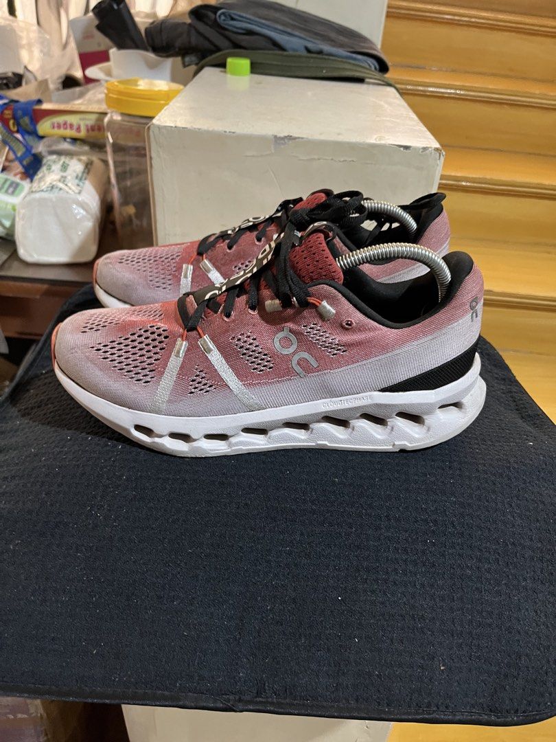 On Cloudsurfer (Category: Sneakers) located in Las Pinas. Submitted by deepsouthe (Listing ID 1470560652, Image 2). Description: On Cloudsurfer M9.5, 9uk, 43eu, 27.5cm VG condition No issues Legit pair Php3,999 plus sf Las Pinas area.