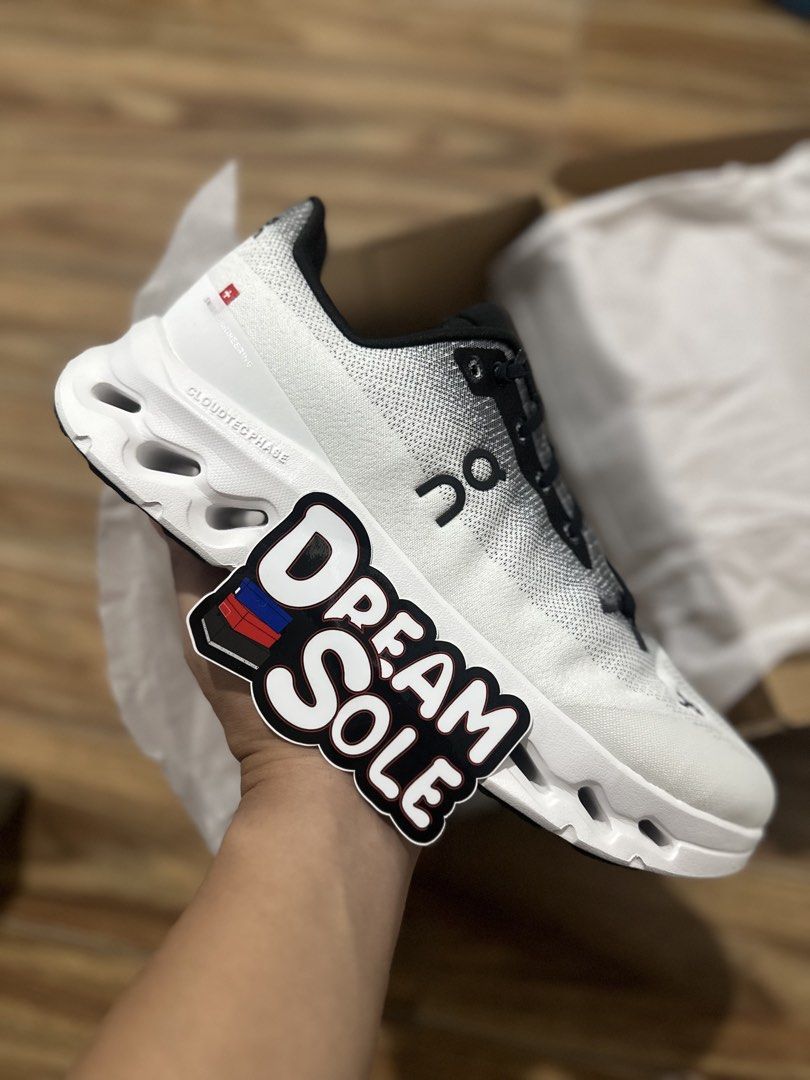On Cloudtilt Black Ivory (Category: Sneakers & Footwear) located in Manila. Submitted by dream.sole (Listing ID 1470568699, Image 1). Description: SELLING Brand new On Cloudtilt Black Ivory Size 11 P10,000.