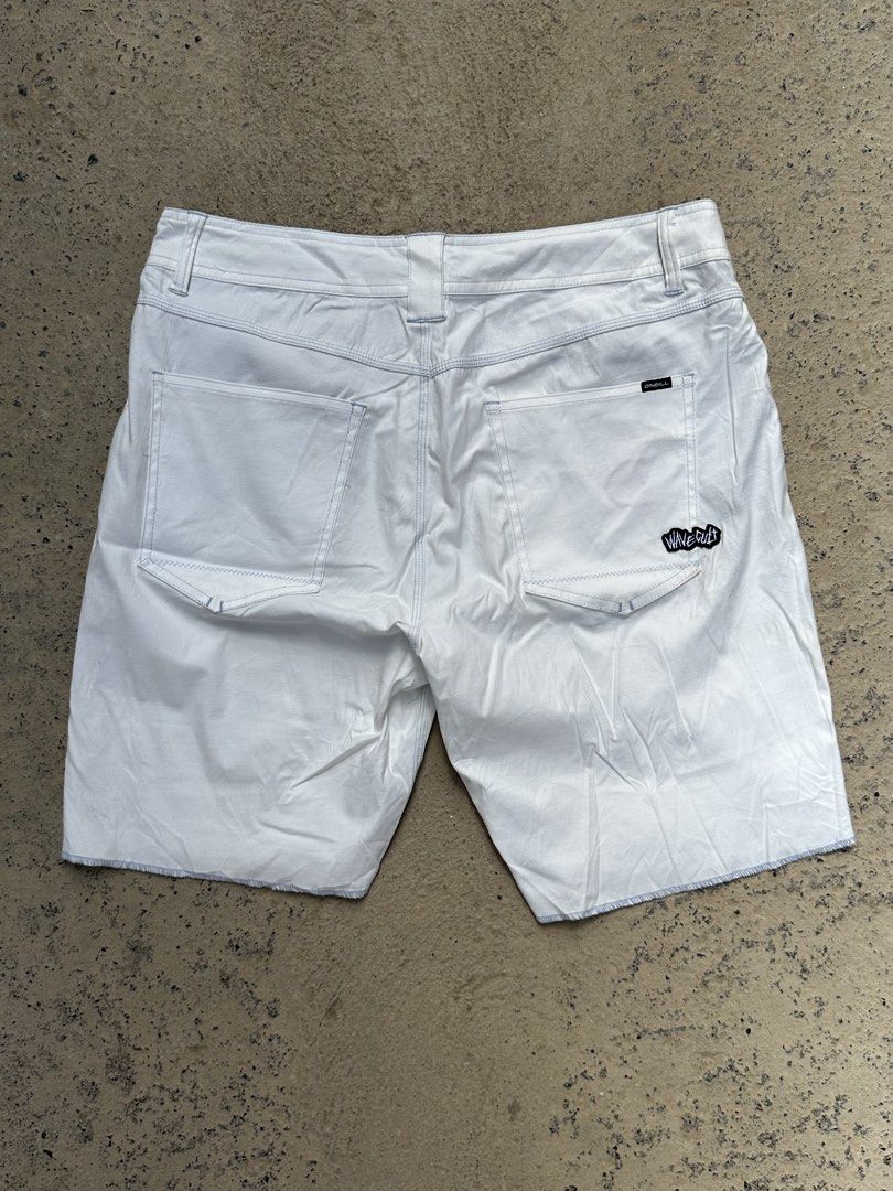 Oneill shorts wave culture (Category: Shorts) located in Manila. Submitted by wegotthrifts (Listing ID 1470603989, Image 2). Description: Waist:30-32 Length:19.5 No issue.