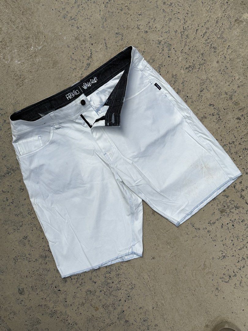 Oneill shorts wave culture (Category: Shorts) located in Manila. Submitted by wegotthrifts (Listing ID 1470603989, Image 1). Description: Waist:30-32 Length:19.5 No issue.