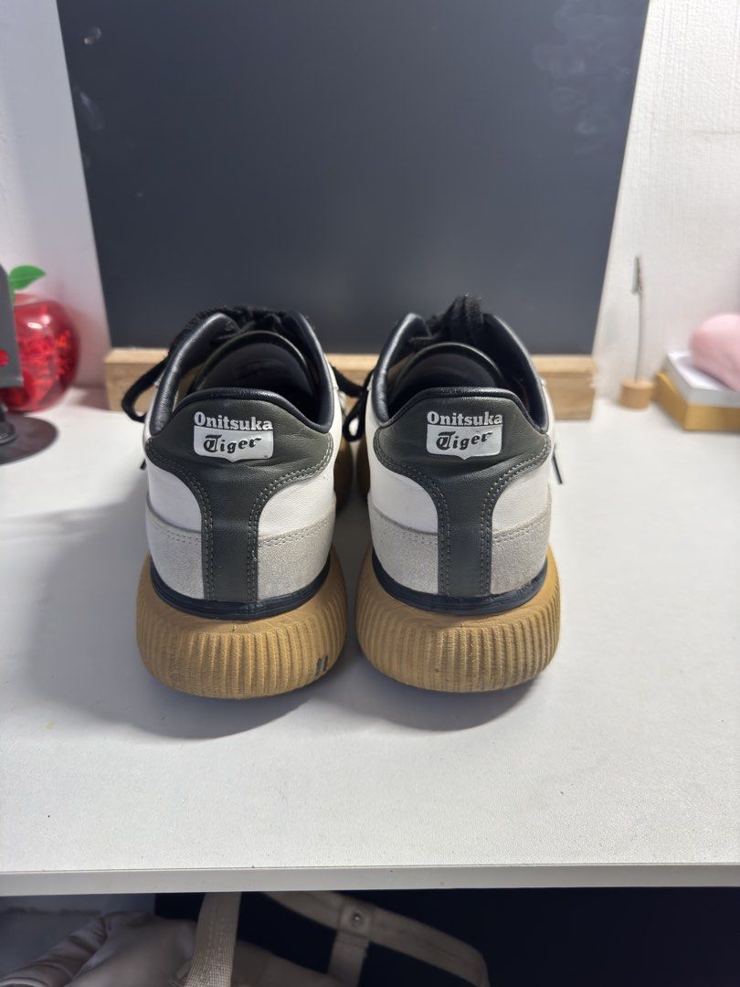 Onitsuka Tiger Delecity (Category: Casual Shoes) located in Angeles City. Submitted by max_05 (Listing ID 1470691385, Image 3). Description: Onitsuka Tiger Delecity - Size 9 - No box - Bought in the japan - Condition: Worn a few times, slight creasing on leather upper, clean soles with minimal wear - Meet up: angeles city or Mabalacat city area Rfs: Decluttering no return or exchange ^negotiable^.