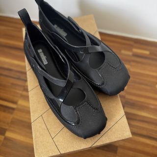 (Category: ) located in . Submitted by ursecondhand_chic (Listing ID 1470604896, Image 1). Description: .
