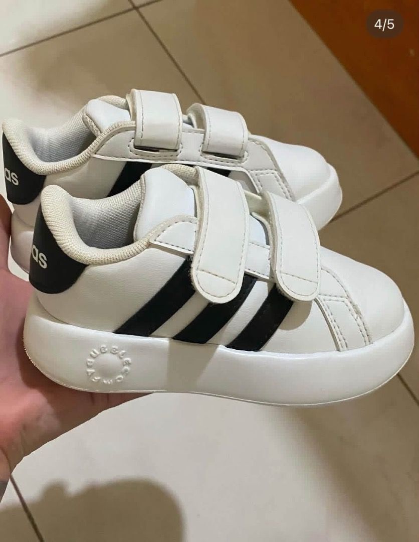 Original Adidas 7k UK / EU23 / 14.5cm (Category: Babies & Kids Fashion) located in Caloocan City. Submitted by melle_yoonjin (Listing ID 1470618076, Image 1). Description: Outgrown 7k UK / EU23 / 14.5cm.