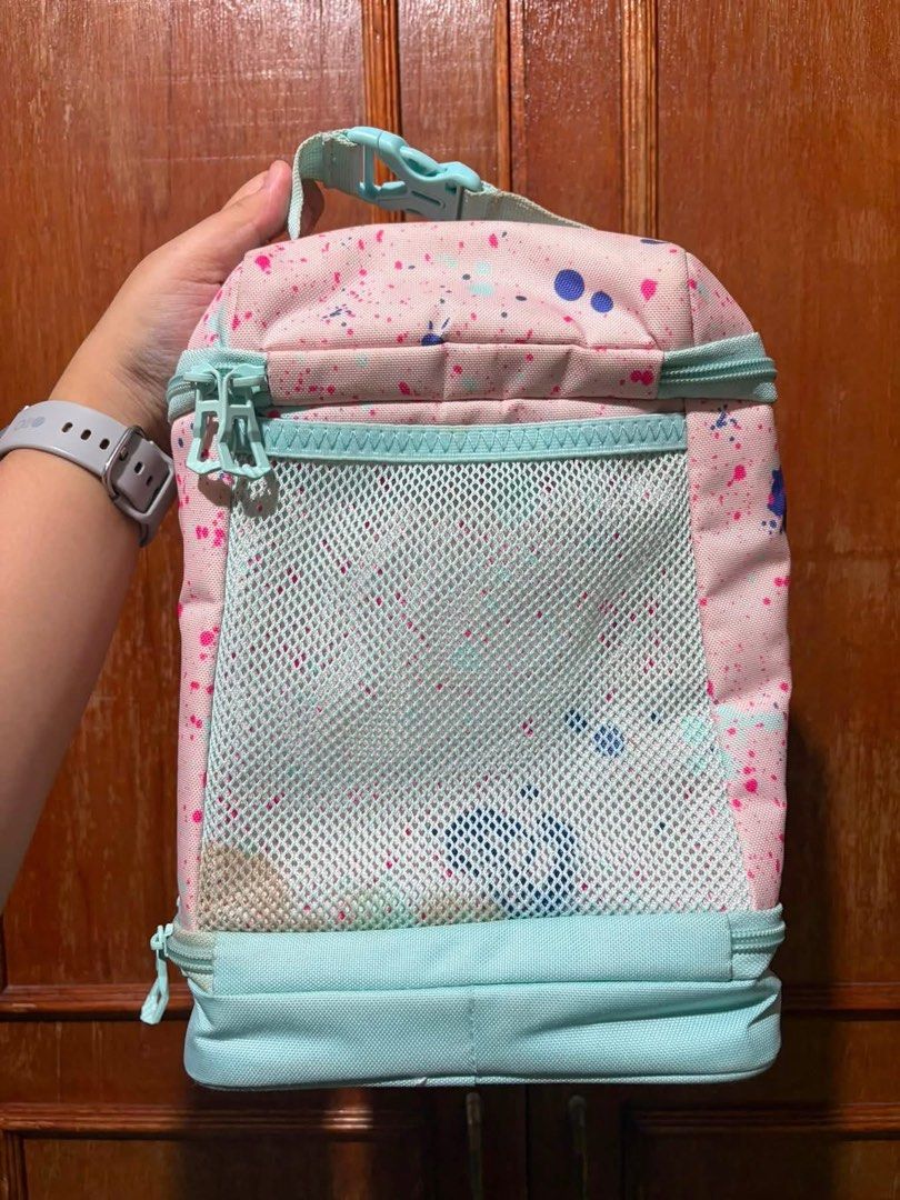 ORIGINAL ADIDAS LUNCH BAG (Category: Everything Else Others) located in Valenzuela. Submitted by kai.bm (Listing ID 1470656005, Image 2). Description: original adidas lunch bag - got this for ₱1,200 (US pasabuy) - needs cleaning 🏷️ 500 only.