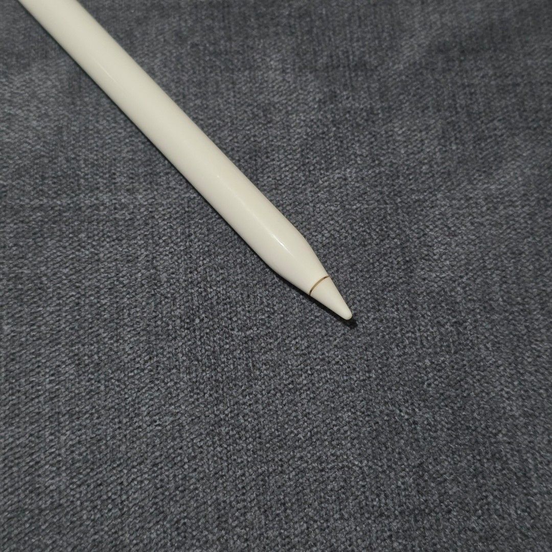 Original Apple Pencil 1st Gen (Category: iPad) located in Manila. Submitted by sweettotes_ph (Listing ID 1470644162, Image 3). Description: Apple Pencil Gen 1 Authentic / Original No issues Good condition Fully working Pencil only For pickup or delivery Bdo gcash cod payment.