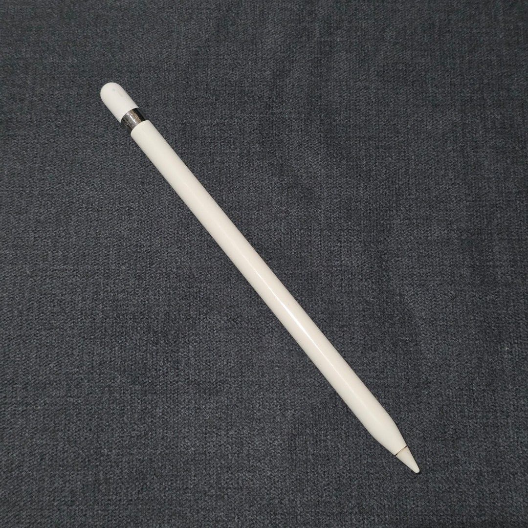 Original Apple Pencil 1st Gen (Category: iPad) located in Manila. Submitted by sweettotes_ph (Listing ID 1470644162, Image 1). Description: Apple Pencil Gen 1 Authentic / Original No issues Good condition Fully working Pencil only For pickup or delivery Bdo gcash cod payment.