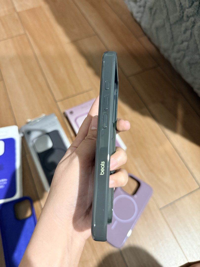 Original Beats Iphone 16 Pro case (Category: Cases & Sleeves) located in Cagayan de Oro. Submitted by shincin11 (Listing ID 1470659883, Image 3). Description: RFS: Decluterring.